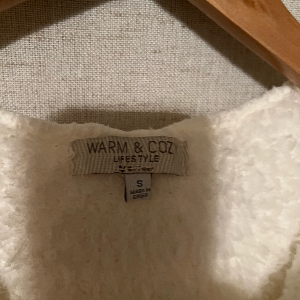 Warm & Cozy Lifestyle Fuzzy Hoodie Sweater Size S - Picture 3 of 5